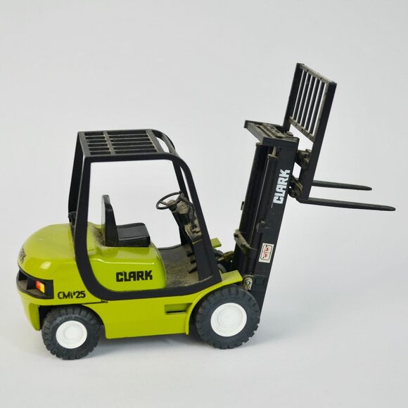 Clark CMP25 Diecast Forklift 1/20 Scale Toy Equipment - Picture 1 of 10